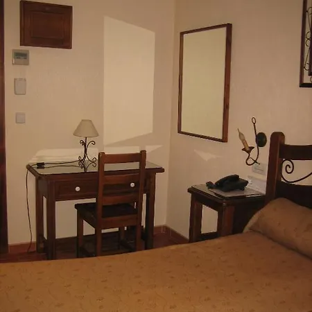 Dona Isabel Hotel *