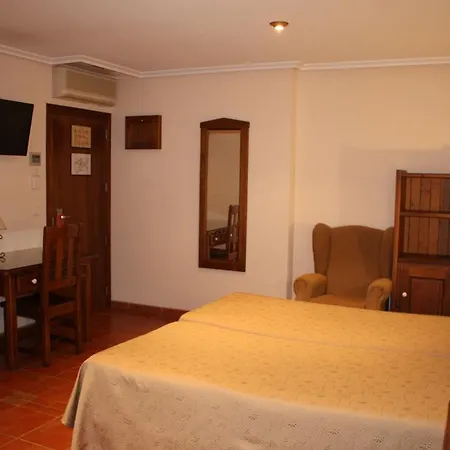 Hotel Dona Isabel *
