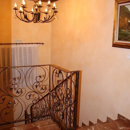 Dona Isabel Hotel