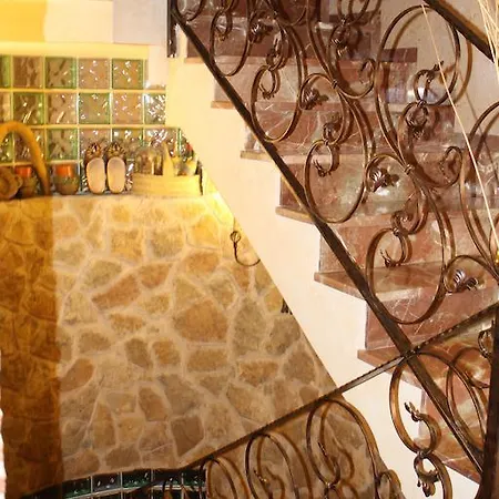 Dona Isabel Hotel