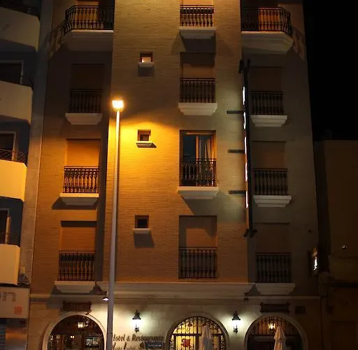 Dona Isabel Hotell *