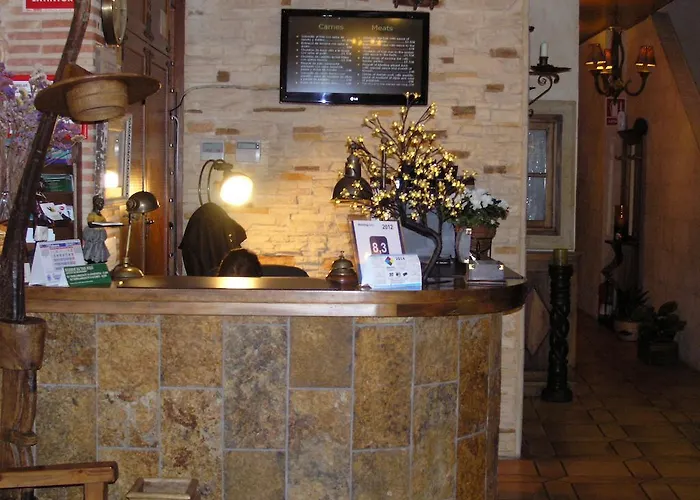 Dona Isabel Hotell